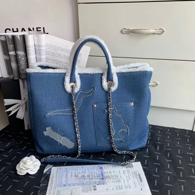 Chanel女包 淺藍 香奈兒新品 雙面剪毛羊皮印花貼布休閒大版牛仔藍手提包 Chanel肩背包  djc2925